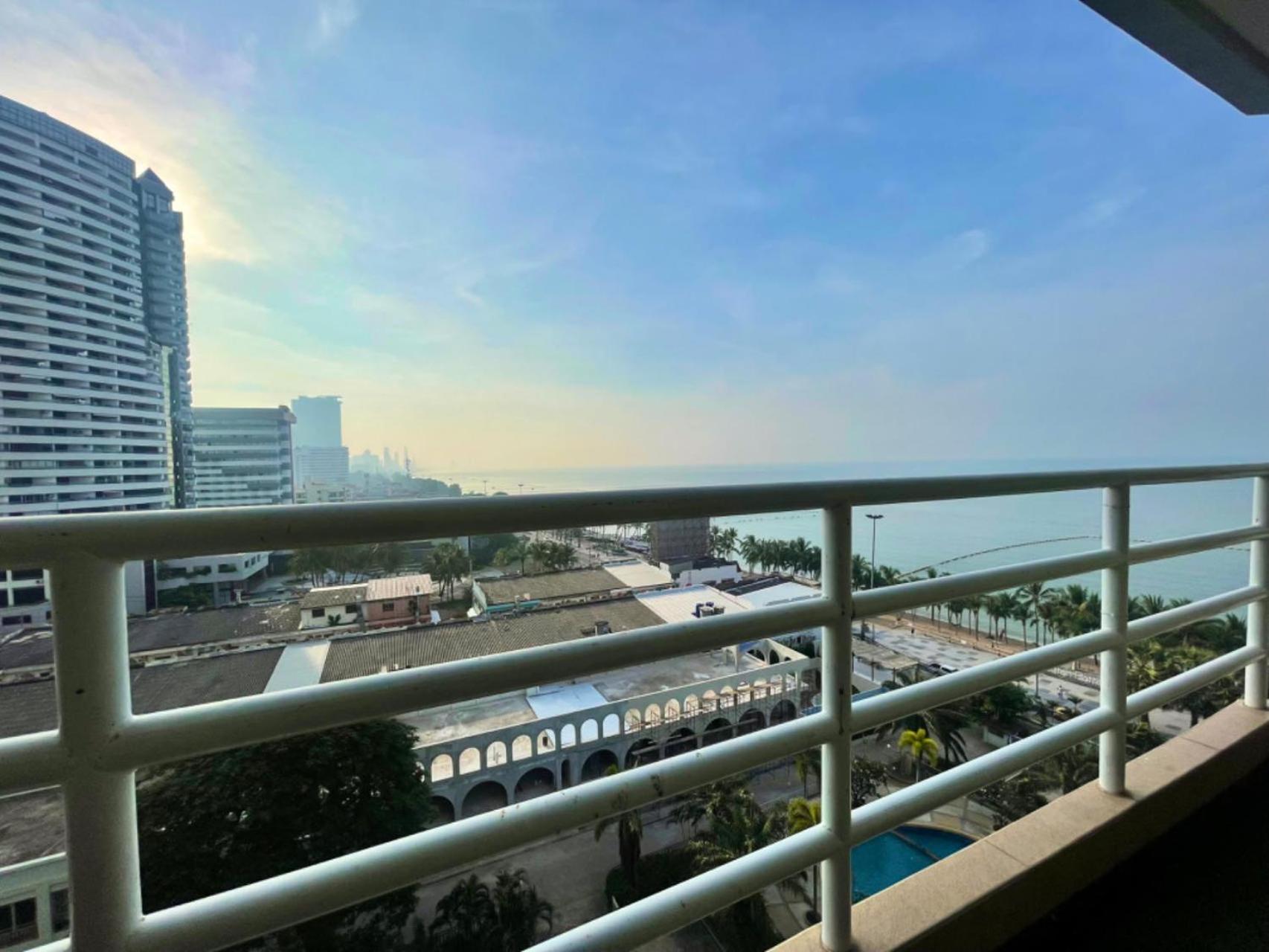 Beautiful Sea View Beach Front Condo パッタヤー エクステリア 写真